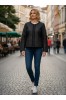 ΜΠΟΥΦΑΝ ΕΛΑΦΡΥ ΜΕ ΠΕΡΛΕΣ ΣΤΗΝ ΤΡΕΣΑ