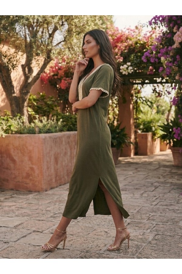 ΦΟΡΕΜΑ  VISCOSE ΜΕ ΤΡΕΣΑ ΣΤΟ ΛΑΙΜΟ