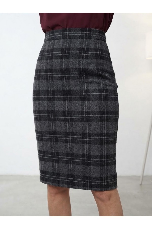 ΦΟΥΣΤΑ ΚΑΡΟ PENCIL OFFICE LOOK